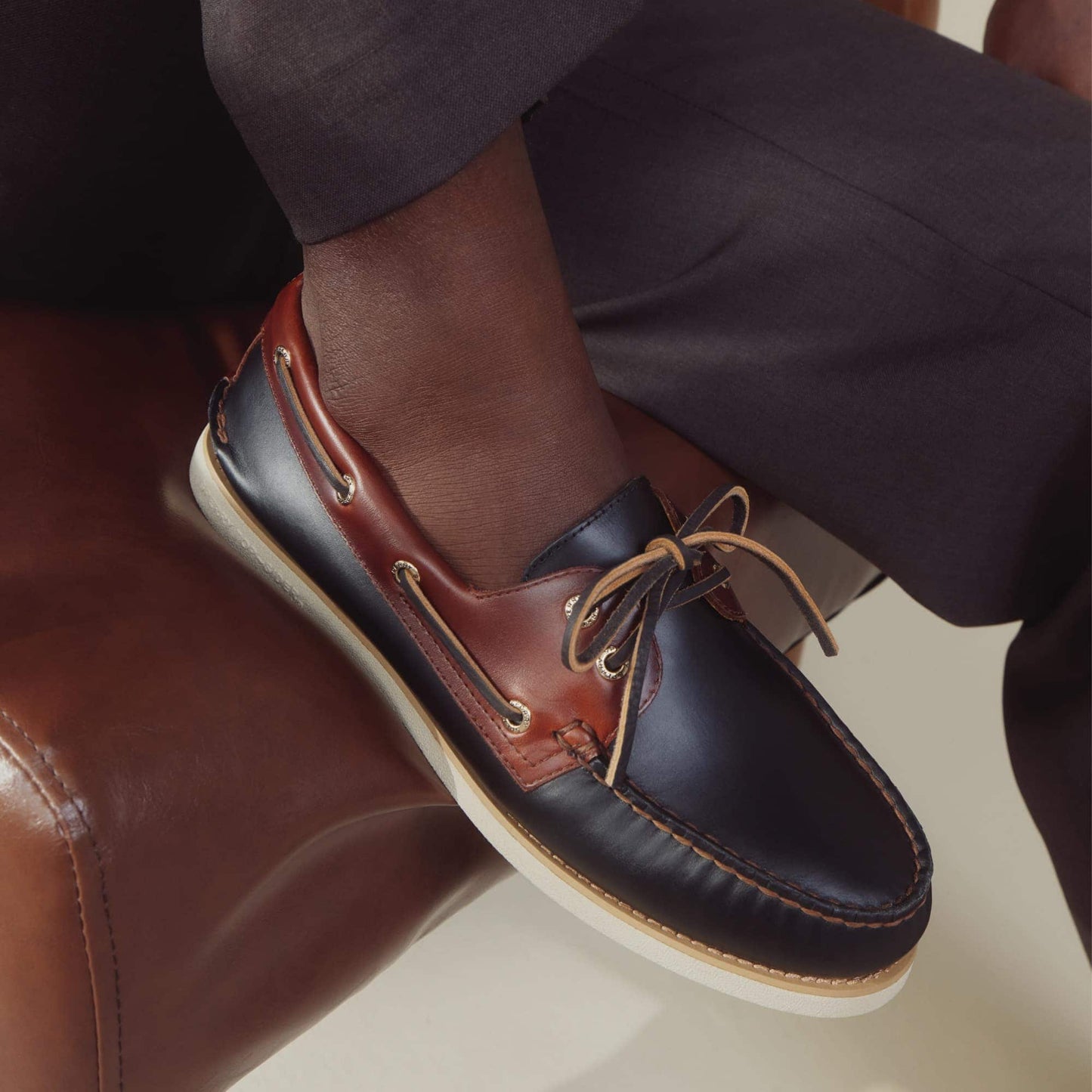 Gold Authentic Original™ 2-Eye Lite Boat Shoe Black Combo Men's Leather | Sperry Online