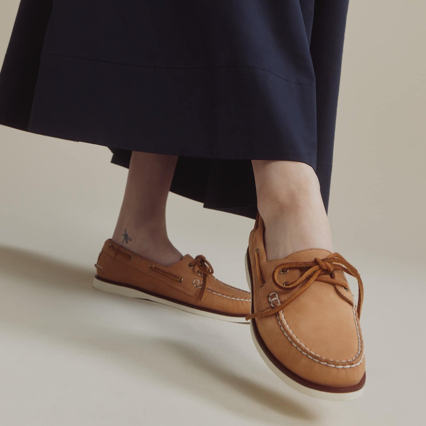 Gold Authentic Original™ 2-Eye Lite Boat Shoe Tan Women's Women | Sperry