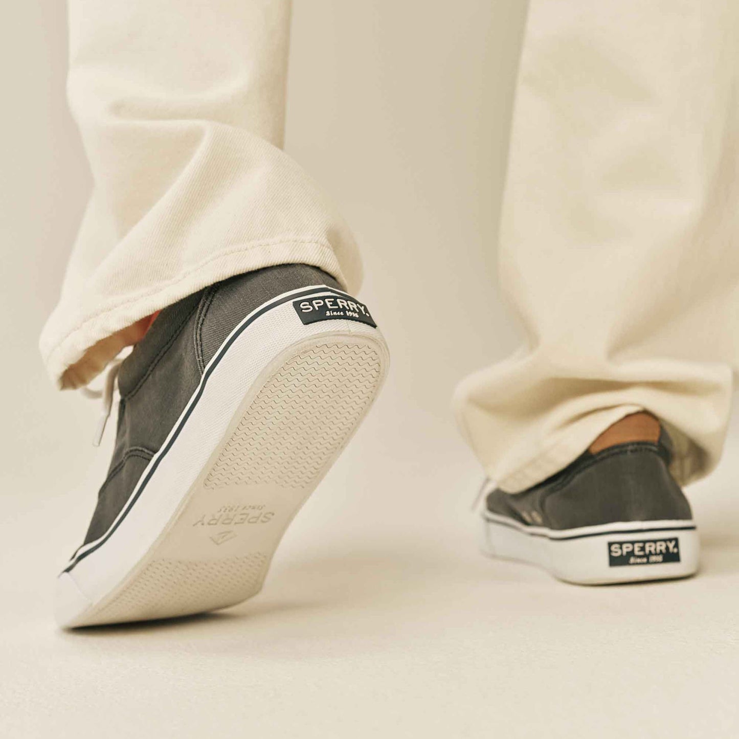 Striperii tx Grey Unisex Sneakers | Sperry Outlet