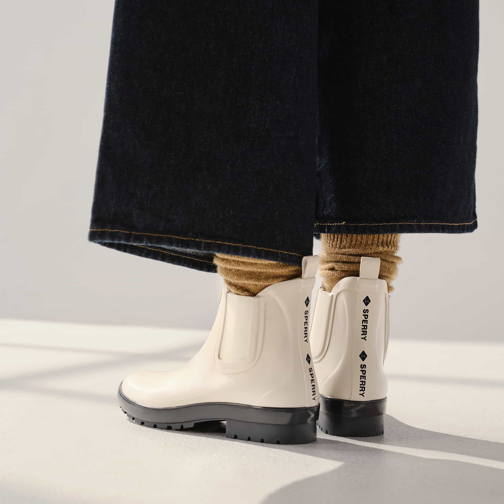 Drizzle Chelsea Rain Boot Cream | Sperry US